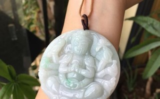 翡翠手镯糯棉5000千多元的糯种翡翠手镯