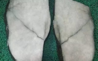 普通翡翠原石切开图片翡翠切割一般都是什么样子的