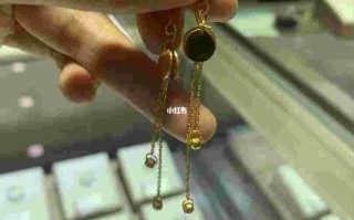 周大福耳环图片周大福耳环图片高清