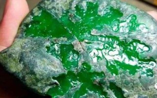 翡翠原石如何辨别图片怎么辨别玉石的原石