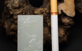 【天一玉器】新疆和田玉原色皮籽料挂件 仙人逸鹤 41克(转载)