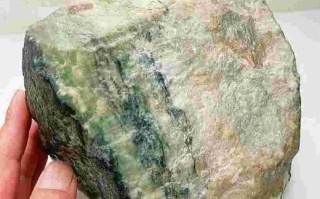 翡翠原石在哪买翡翠原石在哪里买