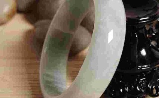 国内怎么鉴定翡翠手镯,国内怎么鉴定翡翠手镯真伪