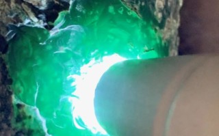 翡翠原石断口图片,翡翠原石断口图片欣赏