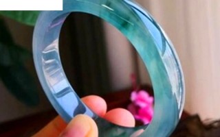 缅甸玉石价格和国内差多少钱,缅甸冰种翡翠手镯