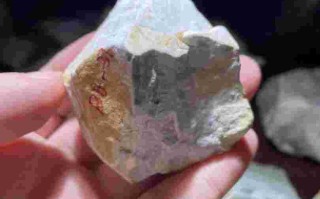 如何鉴别翡翠原石真假如何鉴别翡翠原石