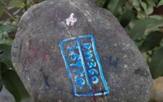 老年妇女戴翡翠手镯什么条型好看老人银手镯图片