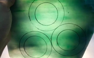 翡翠手镯表面粗糙有坑洼翡翠手镯怎么量圈口