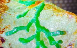 包含正场木那翡翠原石基础知识的词条