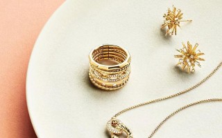 1克拉钻石耳钉上耳效果一克拉钻石耳钉多少钱