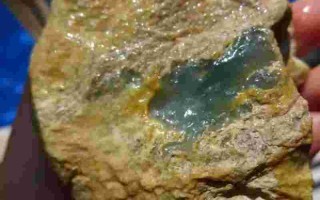 翡翠原石黄沙皮知识黄沙皮翡翠原石出什么料