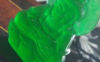 翡翠观音挂件如何挑选购买翡翠观音挂件？