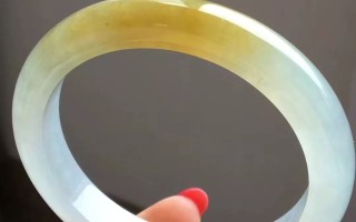 1万左右浅绿色翡翠手镯,黄绿紫翡翠手镯