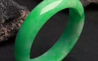 翡翠手镯会越带越亮吗,商场4500买的翡翠手镯