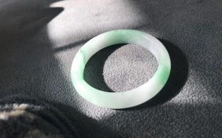 翡翠有抠感带着感觉的到吗,翡翠手镯可抠