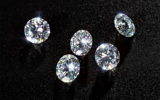 钻石和莫桑石肉眼是否可以分辨出钻石和莫桑石肉眼是否可以分辨出来