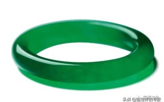 翡翠手镯的鉴定价格高价翡翠手镯