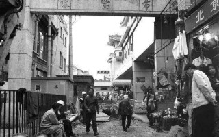 染色翡翠手镯特征图片老翡翠玉手镯图片