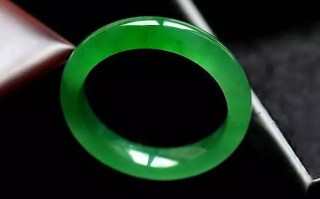 包含翡翠碧玉手镯价格的词条