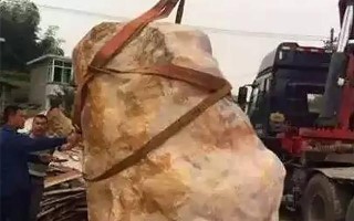 13.8吨的翡翠原石雕刻成的东海龙宫长啥样子？