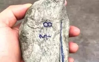 翡翠原石处理多裂的多彩翡翠原石能做什么