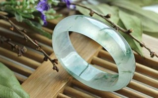 包含买的翡翠手镯不剔透的词条