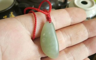 翡翠镶嵌戒指与吊坠该如何保养？