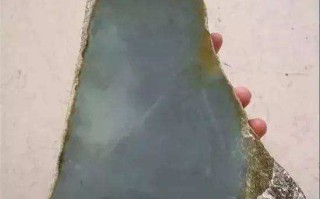 翡翠原石,翡翠原石长的什么样