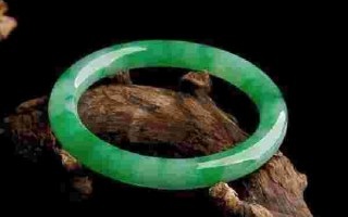 翡翠手镯应该怎么带好看,翡翠手镯应该怎么带