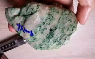 翡翠产地有几个地方,翡翠产地