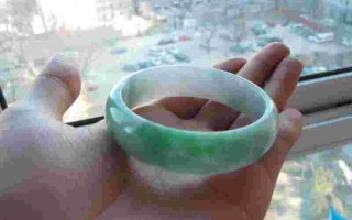 翡翠手镯保养方法及注意事项的简单介绍