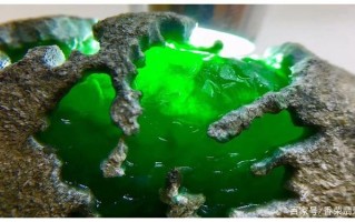 如何讲解翡翠原石知识赌石300块钱赌出5亿