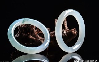 翡翠手镯陈列图的简单介绍