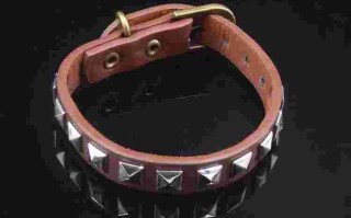 什么是古方翡翠手镯,哪里能买到真正的翡翠手镯