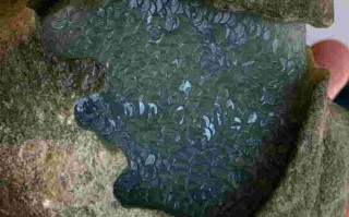 44公斤的翡翠原石拿来抵10万的债,100公斤翡翠原石价格