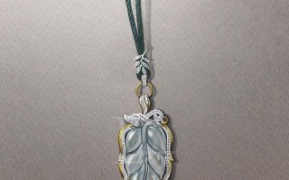 翡翠金枝玉叶吊坠价格,哪种翡翠价值最高