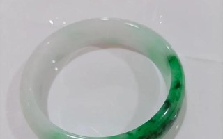 翡翠手镯描银是什么物质,怎么养翡翠镯子