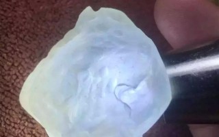 翡翠原石大马坎极品翡翠从原石到成品