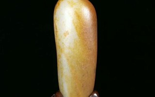 翡翠原石白中发黑说明什么白色冰种翡翠原石图片