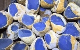 翡翠原石毛料赌石视频,翡翠原石检查