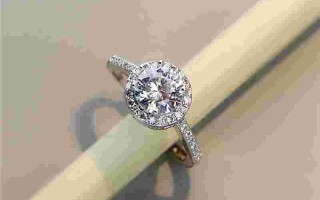 莫桑钻戒指一克拉多少钱,莫桑钻戒指一克拉多少钱啊