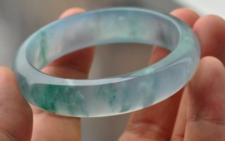 翡翠手镯如何保养