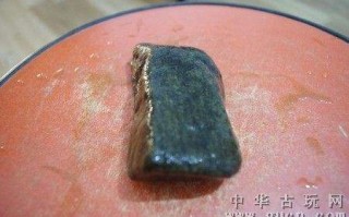 莫西沙黑皮原石打不透,黑皮翡翠原石图片