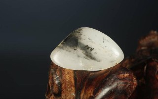 关于翡翠原石白肉带蓝底的信息