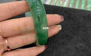 独龙玉戴久了对身体有害吗独龙玉手镯有价值吗