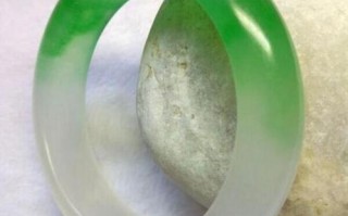 翡翠手镯不变色怎么办,翡翠手镯戴久了会变色吗