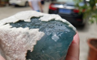 翡翠和田玉哪个好,玉皮翡翠原石