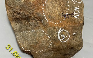 帕敢翡翠原石图片,云南瑞丽的翡翠是真的吗