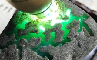 会卡后江翡翠原石,新场会卡翡翠原石的特点