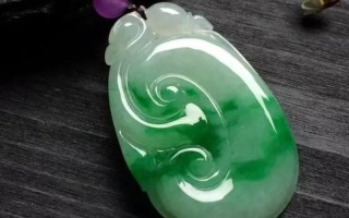 糯米种翡翠吊坠价格和田玉和翡翠哪个好